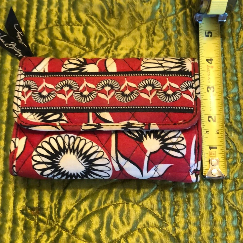 Vera Bradley Red & Black paisley wallet - Picture 10 of 11
